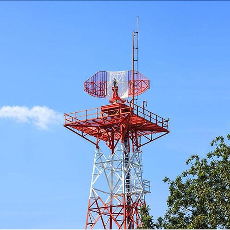 Turnul radar de detectare a aeroportului cu patru coloane